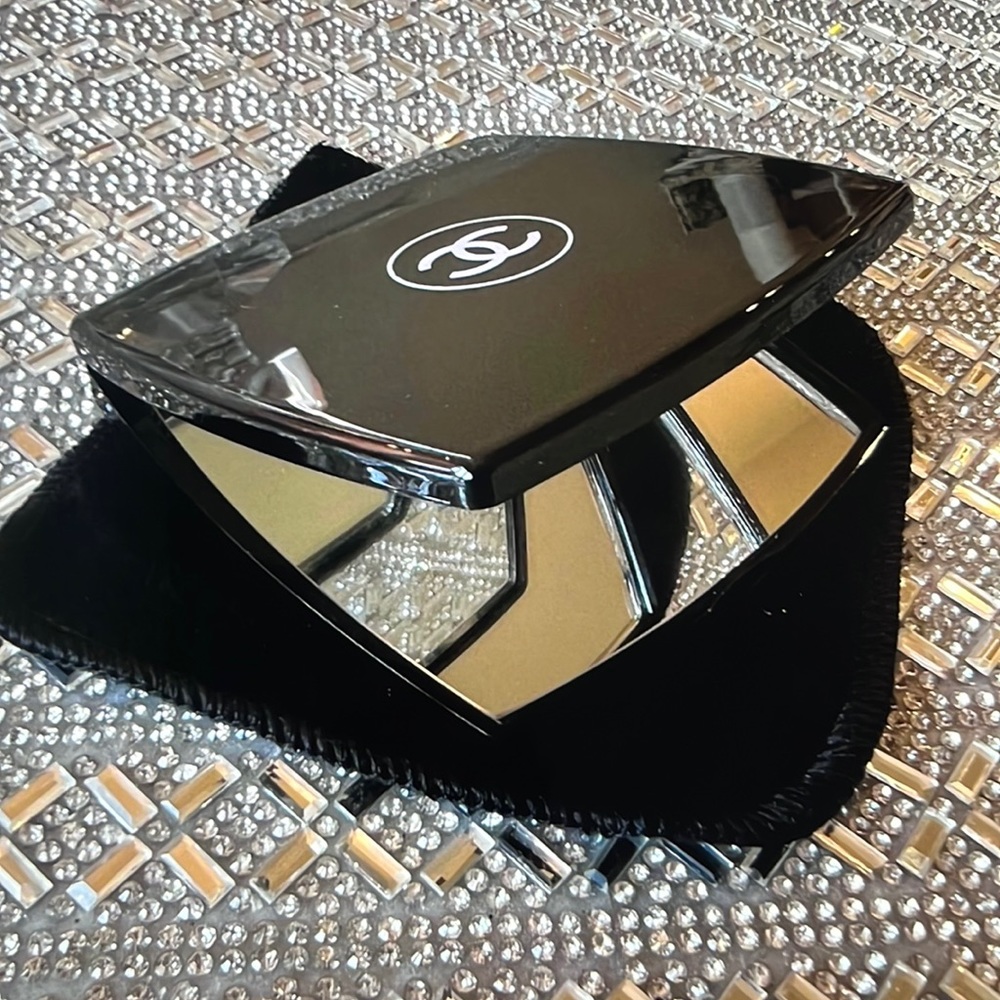 Chanel Beauty Compact Double Mirror - New